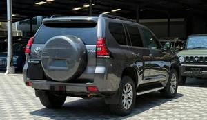 Pour Toyota Land Cruiser Prado, boîte de vitesses automatique propre et fraîche, sièges en cuir intérieur clair, galerie de toit métallique, vitesse maximale R17 - Product Image 4