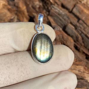 Pendentif en labradorite véritable, fait main, argent sterling 925, bijou pierre de naissance pour femme, cadeau - Product Image 1