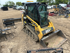 รถตักล้อยางสำหรับงานป่าไม้ ASV RT-120 ปี 2018 มือสอง ระบบ Posi-Track ขนาดกะทัดรัด Liyuan Kama เครื่องยนต์ดีเซล 75 กิโลวัตต์ บุ้งกี๋ขนาด 0.45 เมตร สีเหลือง ปั๊มมือสองรับประกัน 2 ปี - Product Image 4