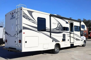 Camping-car d'occasion en excellent état J-A-Y-C-O G-R-E-Y RV 31DS modèle 2017 haute performance, 36 pieds de long, charge utile de 2000 kg, couleur foncée, à vendre - Product Image 6