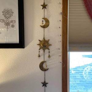 Ensemble de 5 carillons éoliens bohèmes antiques en fer recyclé de 8 pouces, avec soleil, lune et étoile, attrape-vent, cadeau commémoratif - Product Image 3