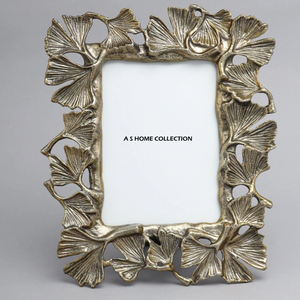 Nuevo Juego Profesional de 2 Marcos de Fotos de Aluminio Metálico de Diferentes Tamaños, Forma Cuadrada, Acabado Dorado, Textura de Borde Lateral - Product Image 6