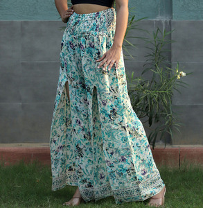 ผู้ผลิตขายส่งกางเกงขายาวพิมพ์ลายโลโก้ตามสั่ง OEM ทรงขากว้างเอวสูง กางเกงนอนผ้าไหมทรงหลวมสำหรับผู้หญิง - Product Image 2