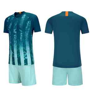 Kits de football OEM uniformes de football sur mesure chemises et shorts de football pour les équipes de jeunes hommes femmes fabricant de vêtements de sport - Product Image 2