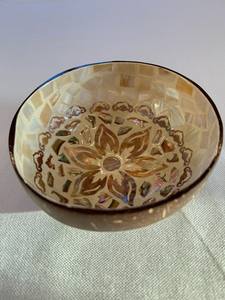 Tazón de perlas madre de calidad especial con brillo natural Ideal para decorar salas de estar disponible en cantidad a granel - Product Image 2