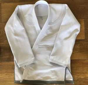 Uniforme de Karate Jiu Jitsu personalizado de alta calidad con logotipo personalizado para artes marciales y entrenamiento - Product Image 3