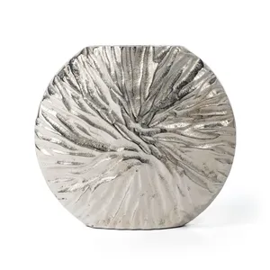 Jarrón de metal plateado Decoración de mesa Jarrón de aluminio de forma circular Estilos de jarrón de aluminio modernos - Product Image 1