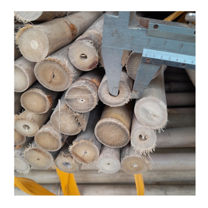 Postes de bambú fuerte tratado para construir toldos al aire libre Postes de bambú de calidad para múltiples propósitos de construcción - Product Image 3