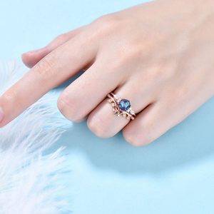 Anillo de compromiso y aniversario clásico de lujo para mujer con corte hexagonal de alejandrita y engaste de oro rosa - Product Image 4