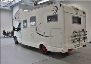 Camping-car de luxe ALCOVE d'occasion, modèle 2013 XGO Dynamic 28 blanc, 4-6 personnes, norme Euro 4, conduite à gauche, US - Product Image 6