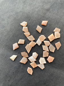 พลอยแผ่นบางมูนสโตนสีพีชธรรมชาติสำหรับทำเครื่องประดับอัญมณีบำบัดคุณภาพสูงในราคาขายส่ง - Product Image 2