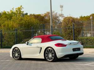 Porsche Boxster 2016 Usata, Auto Sportiva Decappottabile con Tettuccio Morbido, Kit Carrozzeria Premium, Cerchi in Lega, Veicolo Passeggeri |   Pronto per l'esportazione - Product Image 4