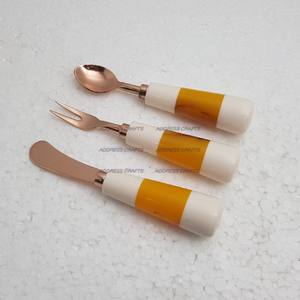 Vaisselle de table en acier inoxydable de style vintage, ensemble de couverts, poignée en résine, vaisselle de bureau, de fête et de restaurant, vaisselle utilisée - Product Image 3