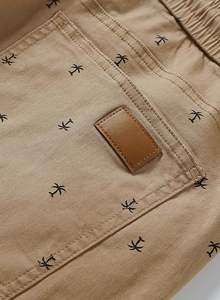 กางเกงขาสั้นผ้าฝ้ายแนวสตรีทสำหรับผู้ชายกางเกงขาสั้นผ้าฝ้ายสีทึบดีไซน์โลโก้ตามสั่ง - Product Image 5