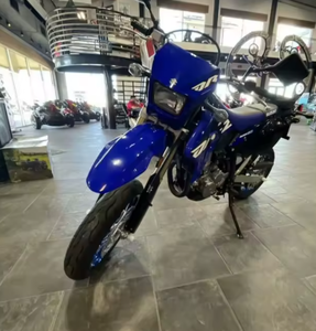 Nouvelle moto Supermotard DR-Z400SM 398 cm³ monocylindre 4 temps, modèle 2026 - Product Image 2