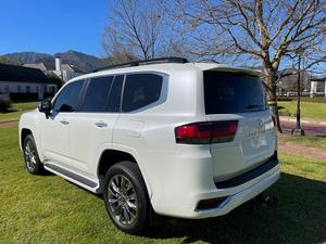 2025 pour Toyota pour Land Cruiser 300 3.3D ZX Sièges en cuir à conduite droite et à gauche-Usagés - Product Image 2