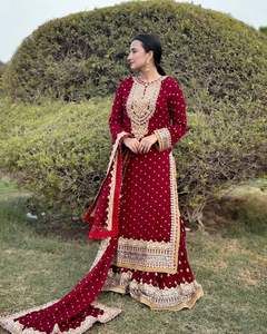 Dernier modèle de haut de fête en faux georgette avec de magnifiques broderies entièrement en sequins et sharara avec dupatta brodé - Product Image 3