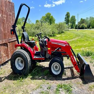 Tractor a pie de accionamiento automático Massey Ferguson 1526 confiable para uso agrícola Bomba de motor de engranaje central y motor-Envío rápido disponible - Product Image 3
