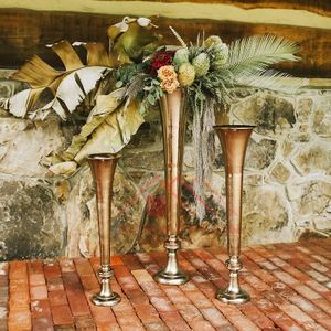 2025 Lot de 3 Vase en métal fait main Design classique Accessoires de décoration de mariage finis en or Vase à fleurs en métal - Product Image 6