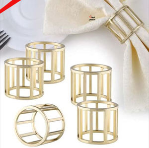 Servilletero de metal con acabado dorado y diseño de mariposa para hotel y restaurante - Product Image 5