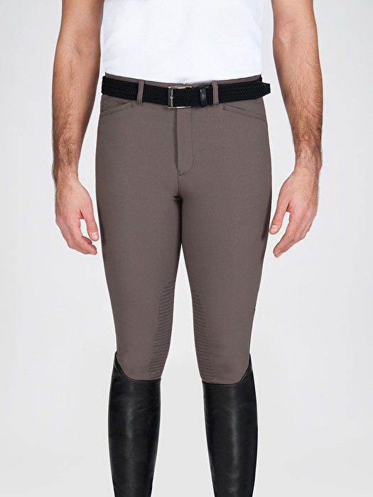 สีน้ำตาล