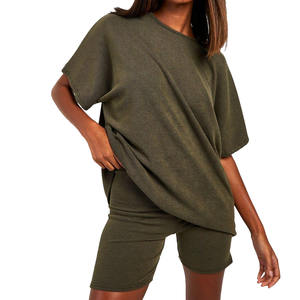 Vente en gros de logo personnalisé Ensemble deux pièces pour l'été Running & Fitness pour femmes Ensemble short 2 pièces à manches courtes de haute qualité de couleur unie - Product Image 1