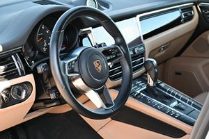 Macan 2021 USADO, Bajo Kilometraje, Motor en Buen Estado, Transmisión Automática, Techo Panorámico, Faros LED, Listo para Enviar - Product Image 2