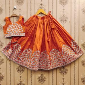 Ensemble Lehenga Choli long pour filles Shoryam Fashion Explore, brodé de fleurs orange, pour les fêtes |   Vêtements ethniques d'exportation haut de gamme - Product Image 1
