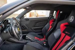 Coupé Usado 2023 con Tracción en las Cuatro Ruedas, Transmisión Automática, Neumáticos R18, Asientos de Cuero, Cámara Trasera, Gasolina, Volante a la Izquierda - Product Image 4
