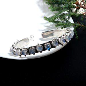 สร้อยข้อมือเงินแท้ 925 ประดับมูนสโตนสีรุ้ง สไตล์โบฮีเมียน สำหรับทุกเพศ ทำด้วยมือ หินธรรมชาติทรงคาโบชอง ของขวัญสุดอินเทรนด์สำหรับงานปาร์ตี้ - Product Image 3