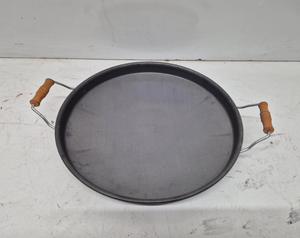 กระทะเหล็กทำมือสไตล์ชนบท – กระทะซาจแบบตุรกี ด้ามจับไม้ - Product Image 3