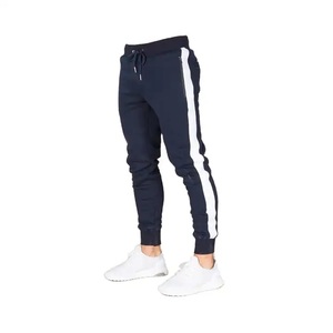 Nouvel ensemble de survêtement pour homme, vente chaude, vêtements de musculation pour la salle de sport, avec design et logo personnalisés, vêtements de sport décontractés, survêtement pour homme - Product Image 2
