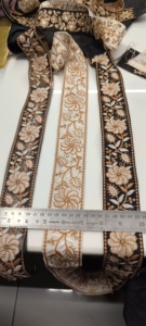 Dentelle brodée lourde écologique avec base en filet français pour sacs, chaussures, vêtements et cadeaux - Product Image 3