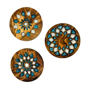 Ensemble de sous-verres en bois et en résine Look élégant pour tout réglage de table disponible personnalisé à vendre - Product Image 1