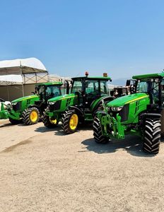 Tractor Agrícola John Deere Usado Original de 70 HP 4x4 con Implementos Completos, Bomba, Motor y Rodamientos a Precios Muy Económicos - Product Image 6