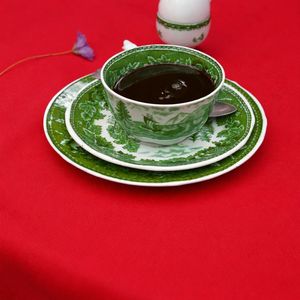 Mantel Rectangular Rojo Clásico 100% Algodón, Duradero y Lavable, para Mesa de Comedor, Uso en Hoteles, Restaurantes y Servicios de Catering - Product Image 1