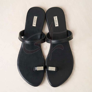 Chappal en cuir naturel antidérapant imprimé, style moderne et traditionnel, pour rehausser le look quotidien et festif, noir élégant - Product Image 2