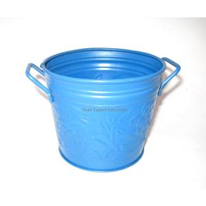 Jardinière de fleurs en métal de style vintage avec poignée seaux finis rouges pour la décoration de la maison et du jardin Jardinières élégantes - Product Image 6