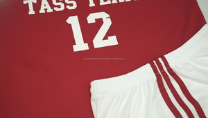 Uniformes de football pour hommes de haute qualité avec logo personnalisé, 100% polyester, séchage rapide, respirant, col en V, dernier design, ensembles de football - Product Image 2