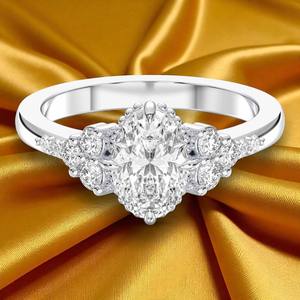 1.25 Carat E-F/VSS VS Lab Grown Ovale & Round Cut Diamond Prong Set Bague de fiançailles plaquée or Fabriqué en argent Unisexe - Product Image 3