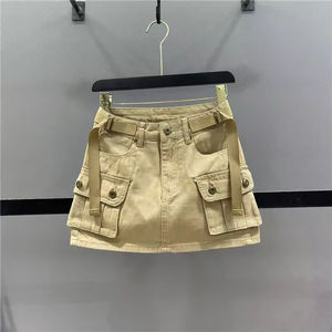 Mini-jupe en jean pour femmes en coton à la mode pour l'été, respirante, confortable et facile à porter, avec impression et poches de style sport, vente en gros - Product Image 3