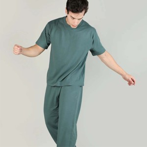 Ensemble chemise et short imprimés pour hommes-Tissu de haute qualité-Idéal pour les vêtements décontractés et les activités de plein air - Product Image 3