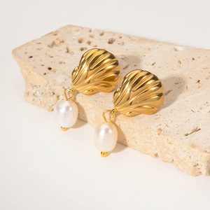 Pendientes de Acero Inoxidable Chapados en Oro de 18K, Estilo <span class=keywords><strong>Playa</strong></span>, Resistentes al Agua, con Perlas de Agua Dulce y Diseño de Concha, para Mujer - Product Image 3