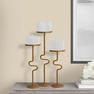 ชุดที่ใส่เทียนคริสต์มาสทำจากโลหะขนาดเล็กสีทอง3ชิ้น - Product Image 2