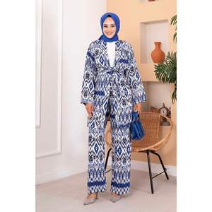 Hijab de viscosa con estampado étnico Indigo de 2 piezas para mujer - Product Image 1