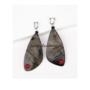 Ensemble de boucles d'oreilles cerceau naturel en corne de buffle Nouveau design Boucles d'oreilles en corne de goutte Forme personnalisée Filles Style animal de mode - Product Image 2