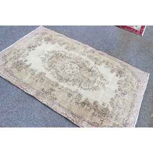 Alfombra de 4.1x6.46 pies, Alfombra Turca Vintage, Alfombra de Retazos Beige y Rosa - Product Image 1