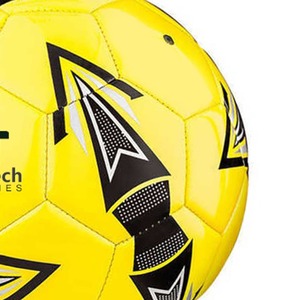 Tech Industries Ballon d'entraînement de football Matériau PU à des fins d'entraînement avec un design personnalisé et un logo personnalisé - Product Image 3