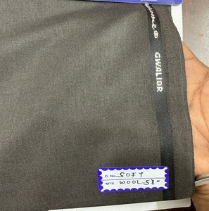 Tela de lana suave para trajes Material de poliéster de estilo liso de urdimbre pesado teñido liso para prendas de vestir para niños y niñas - Product Image 3