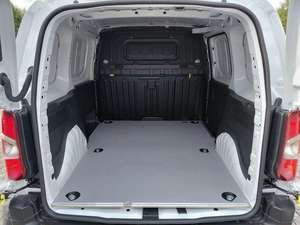 Toyota Proace City d'occasion 2025, moteur électrique 100 kW (136 ch), 19,1 kWh/100 km, transmission automatique, conduite à gauche - Product Image 3